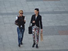 Топлото време напълни Главната с хубави пловдивчанки