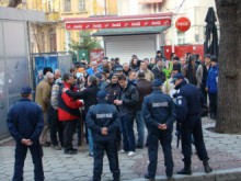 20-на души пред ЕВН: Ще продължаваме да протестираме!
