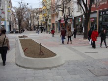 Малката Главна готова, останаха само част от осветлението и цветята
