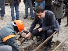 С 350 000 лв. пренареждат компрометираните участъци на калдъръма в Стария град