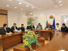 Областният управител проведе консултации за състава на РИК