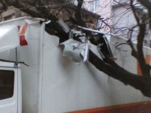 Бурен вятър в Пловдив, "жълт" код и чувствително понижение на температурите!