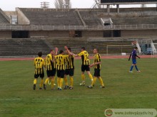 "Канарчетата" разгромиха Спартак Вн