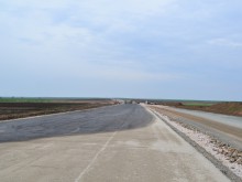 Министър Захариева: Строителството на АМ "Тракия" се бави на финалната права