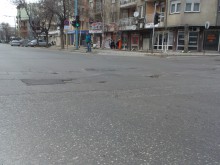 Дупки и неравности тровят живота на хората в "Кючук Париж"