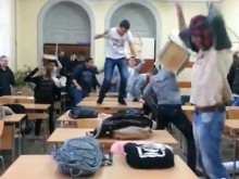 Пуснаха още по-скандален видеоклип с "Харлем шейк" в Хуманитарната!