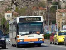 Автобус и лек автомобил катастрофираха в "Тракия"