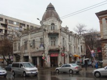 Ремонтират "Къщата с медальона"