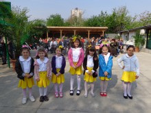 Децата от ЦДГ "Арлекино" зарадваха възрастни хора