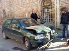 Две коли се сблъскаха на кръстовището на Баня "Старинна"