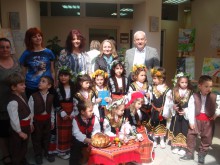 Администрацията на "Южен" посрещна лазарки