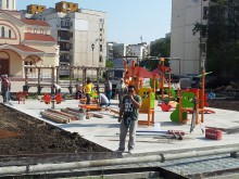 Църквата в "Тракия" с поливна система и детска площадка за Великден