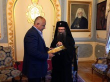 Пловдивският митрополит Николай посрещна и благослови Бойко Борисов