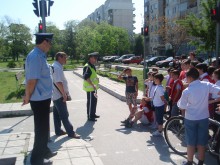 Наградиха победителите в конкурса за рисунка на тема "Пешеходна безопасност"