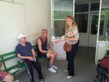 Движение България на гражданите дари на хората от Дома за инвалиди в Асеновград козунаци и великденски яйца 