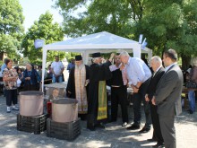 Здравко Димитров спази обещанието си към жителите на село Любен и даде курбан за здраве