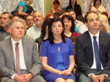В препълнената зала "Съединение" Меглена Кунева закри кампанията на ДБГ