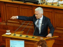 Председателят на външната комисия в Европарламента: Следим поведението на Атака, турската партия и социалистите