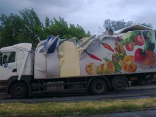 Нов камион се заклещи под моста на "Васил Априлов"