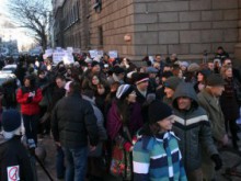 Лекари готови на нови протести срещу отмяната на забраната за пушене