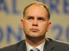 Разцепление в БСП! Кадиев: Станишев да си подава веднага оставката