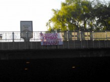 Подлезът на "Гладстон" осъмна с лозунг против политиците
