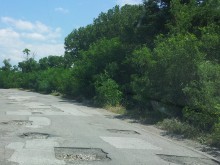 Отсечката от Асеновград да с. Болярци е като лунен пейзаж