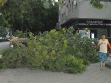 Задава се нова буря, бъдете внимателни
