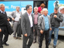ДПС стяга контра-протести с 40 автобуса