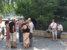 Областна управа осъмна със заграждения