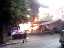Вижте уникално видео от вчерашния пожар, при който изгоряха няколко автомобила