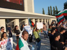18-ти ден на протеста в Пловдив: 200 човека окупираха Панаира. Скандират: Гергов за затвора!