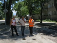 Десислава Желязкова инспектира ремонта на ул. "Владивосток"