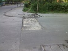 Районните кметства обявяват обществени поръчки за дупките