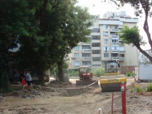 Археологически находки стопираха асфалтирането на улица в Центъра
