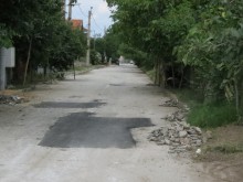 Изкърпиха спешно дупки в кв. "Прослав"