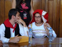 Стефан Стоянов прие в Общината участници в XIX Международен фолклорен фестивал