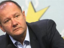 Миков: Натискът не може да е повод за отказ от мандат