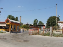 Разреждат облака от амоняк с вода, няма опасност от обгазяване на района