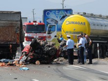Трима души загинаха на място в адска катастрофа при гара Яна