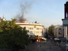 Пожарът в Драматичния театър в Пловдив е овладян