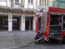 Късо съединение е най-вероятната причина за пожара в Драматичния театър