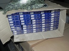 Удар! 380 000 къса контрабандни цигари иззеха полицаи в Пловдив