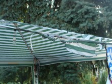 Вандали опожариха палатката на протестиращите пред Общината