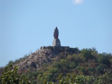 Альоша вече е без маска и плащ