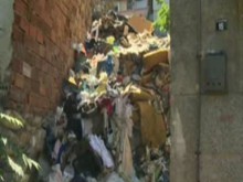 Ромско сметище затрупа къщата на семейство от Благоевград