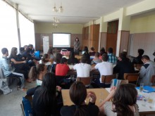ОИЦ Пловдив представи национални кампании на средношколци в Първомай
