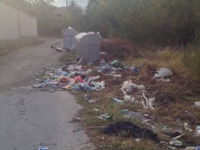Непоносима смрад в Белащица, не достигат контейнери за боклук