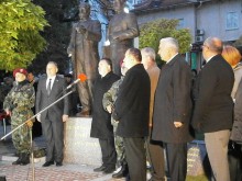 Откриха паметник на Евлогий и Христо Георгиеви в родния им град Карлово