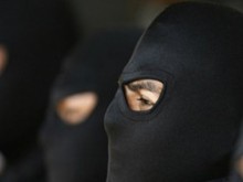 Маскирани и въоръжени задигнаха оборота от магазин в Кючука